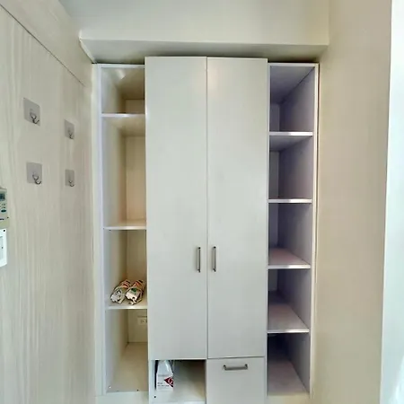 Condo In Boni Mrt Station Near Shaw, Ortigas And Makati